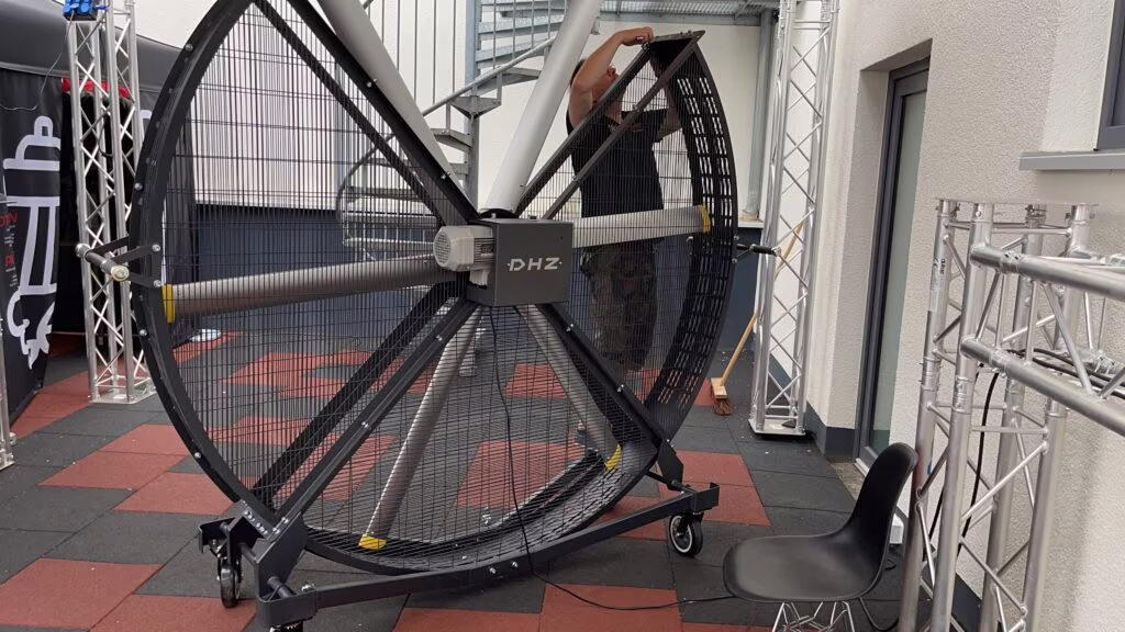 Mega Blaster auf der PROTRAIN Trainingsfläche.